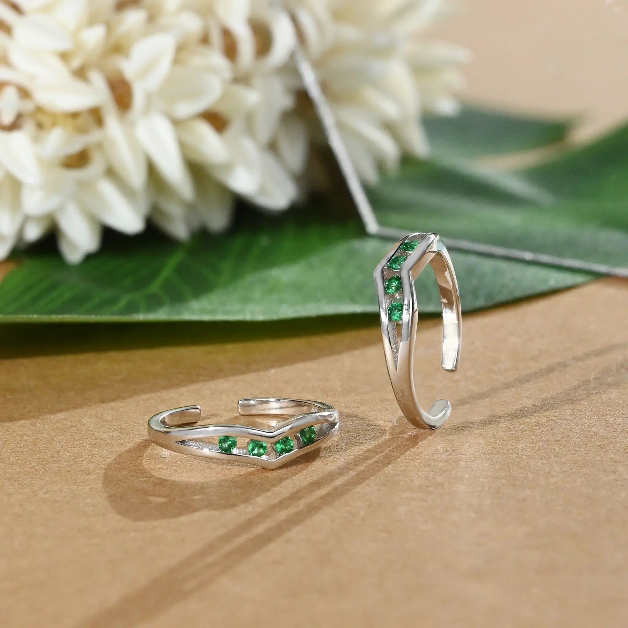 Rings with double bands for modern twist -Sparkle Green Stone Toe Rings