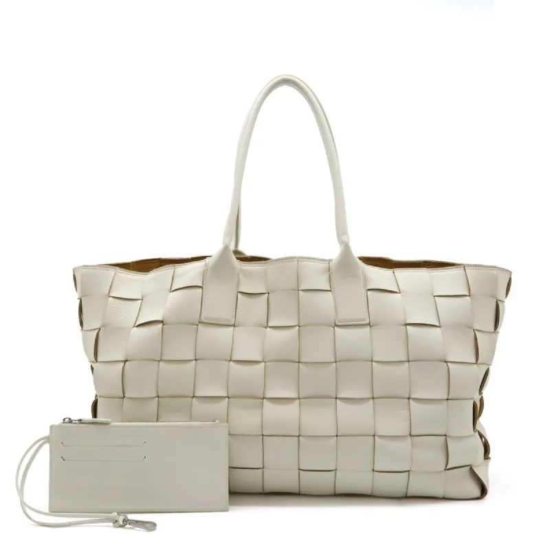 Handle bags with neutral leather for elegance -Bottega Veneta  Intrecciato Tote Bag (Pre-Owned)