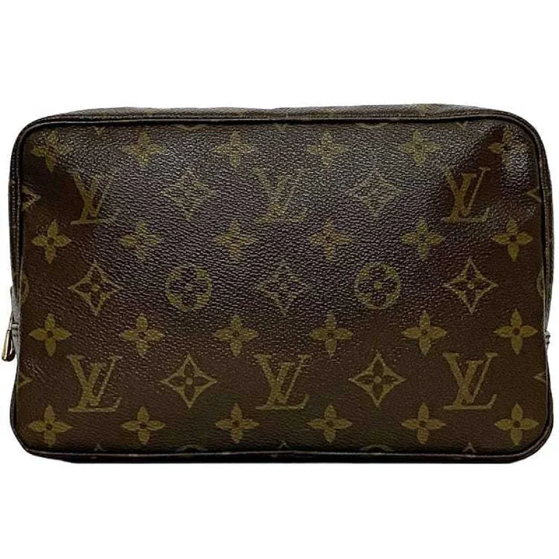 Handle bags with rustic leather for charm -Louis Vuitton  Monogram Monogram Clutch Bag Pouch (Pre-Owned)