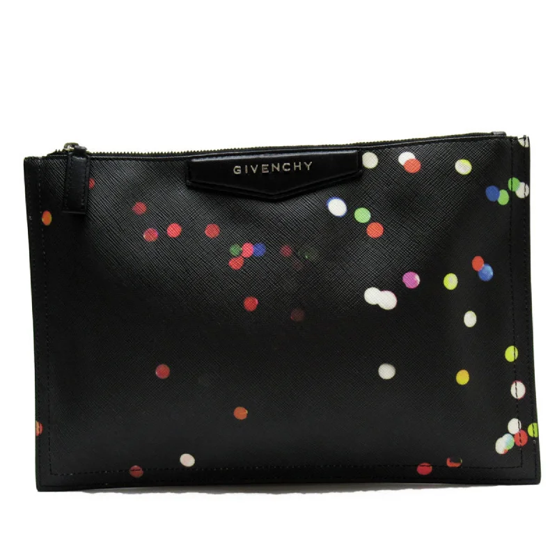 Handle bags with soft linings for protection -Givenchy   Leather Clutch Bag (Pre-Owned)