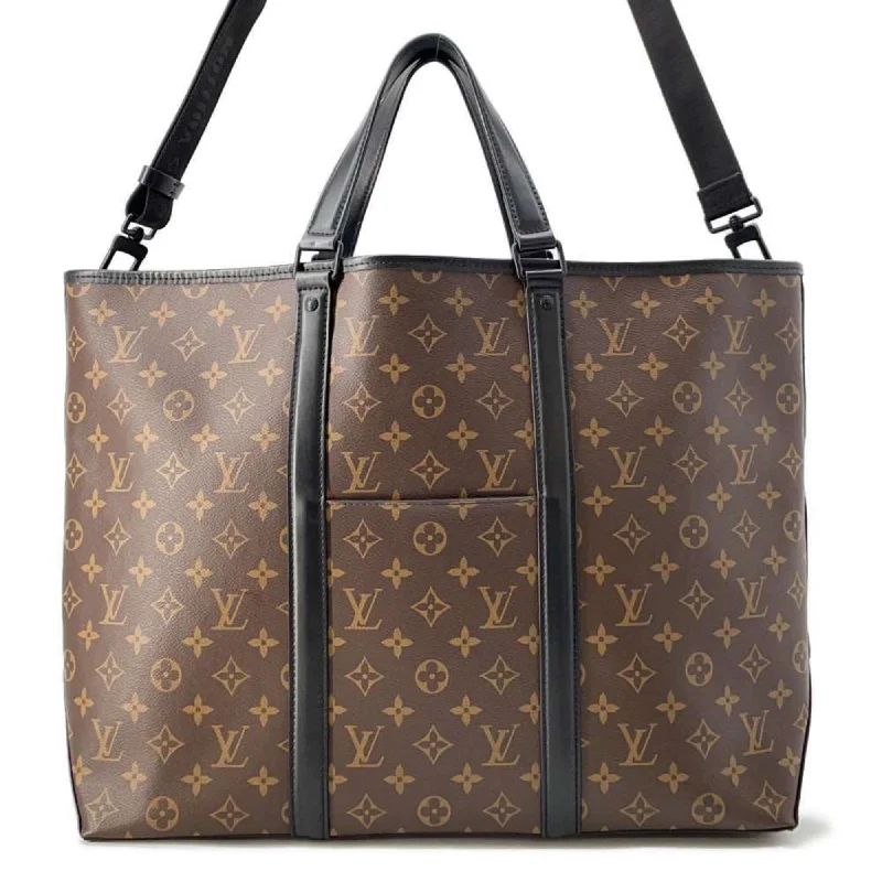 Handle bags with tropical leaves for summer -Louis Vuitton  Monogram Pouch Shoulder Bag Tote Bag (Pre-Owned)