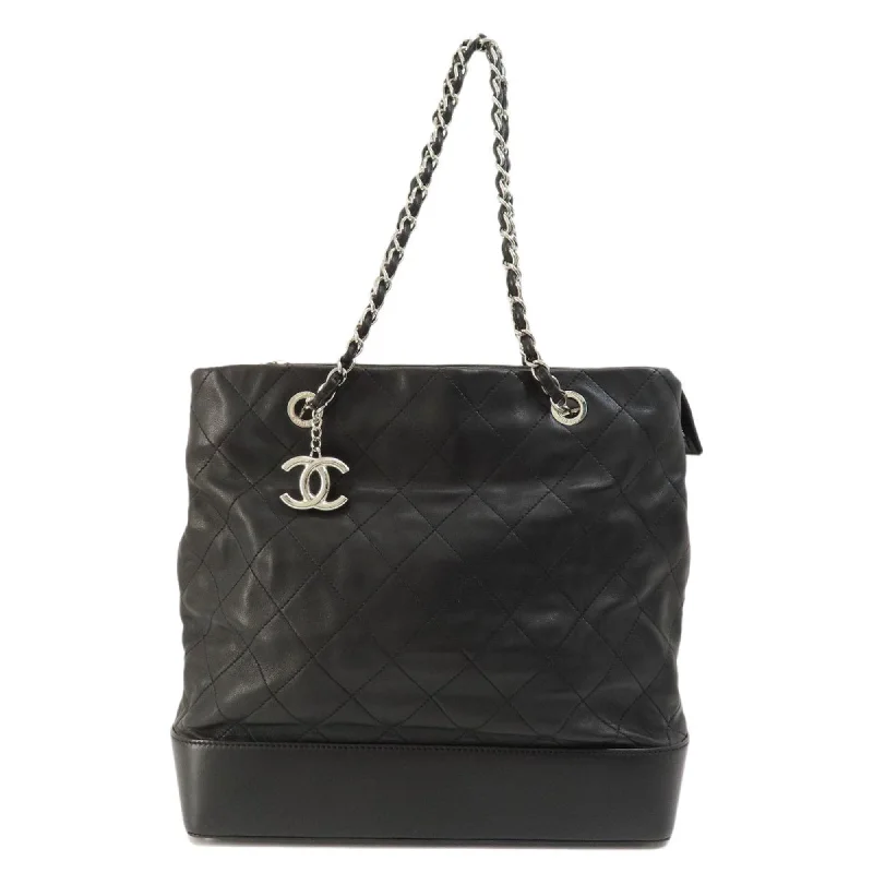 Handle bags with padded handles for comfort -Chanel  Suede Tote Bag (Pre-Owned)