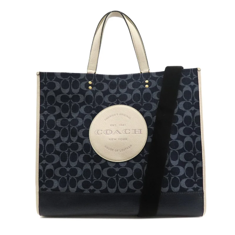 Handle bags with polka dots for fun -Coach  Canvas Tote Bag (Pre-Owned)