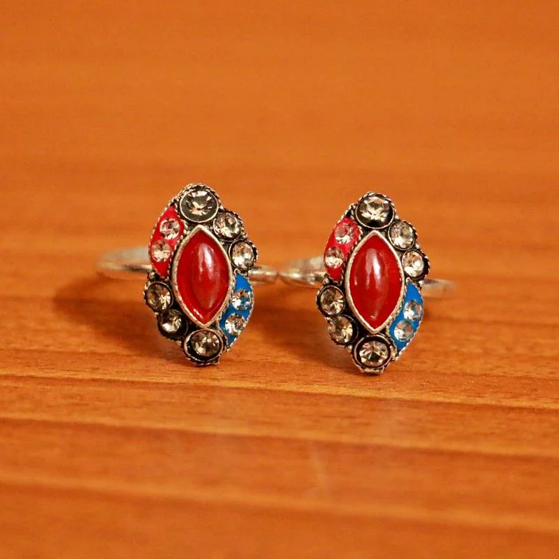 Dainty rings with subtle engraved star motifs -RED ZIRCON  TOE-RINGS