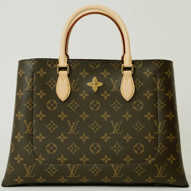 Handle bags with vibrant colors for boldness -Louis Vuitton   Tote Bag (Pre-Owned)