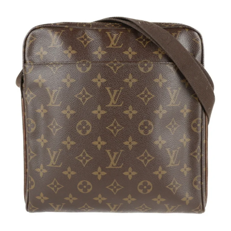 Handle bags with suede accents for texture -Louis Vuitton   Monogram Monogram Handbag Shopping Bag Shoulder Bag Tote Bag (Pre-Owned)