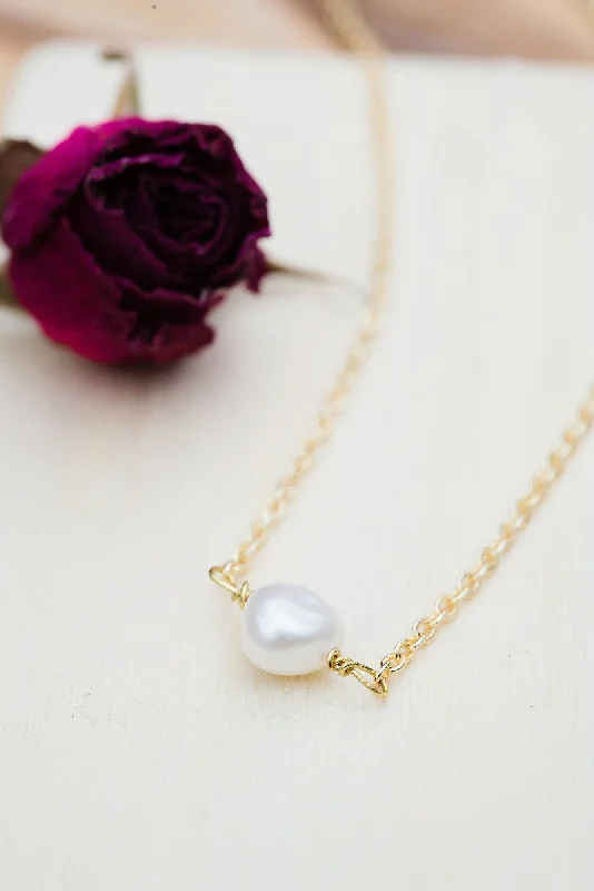 Best necklaces and pendants with butterfly wings for a delicate, graceful style-Dewdrop Pearl Necklace