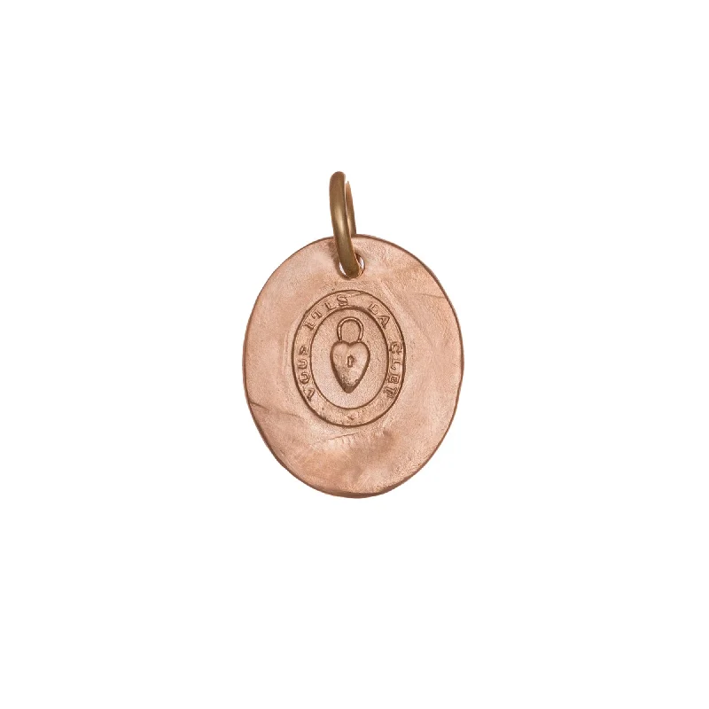 Necklaces and pendants with custom engravings for a personal, meaningful gift-Vous Etes La Cle Pendant - Rose Gold